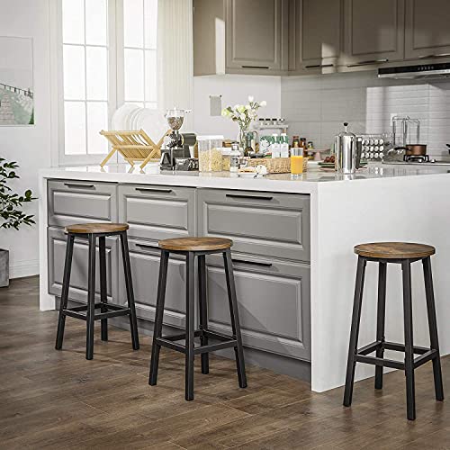 Juego de 2 sillas de barra de cocina, Estilo Rústico Industrial, Estructura de Acero, Altura de 65 cm, Fácil de Montar, Marrón y Negro Vista en cocina moderna. LBC32X. VASAGLE