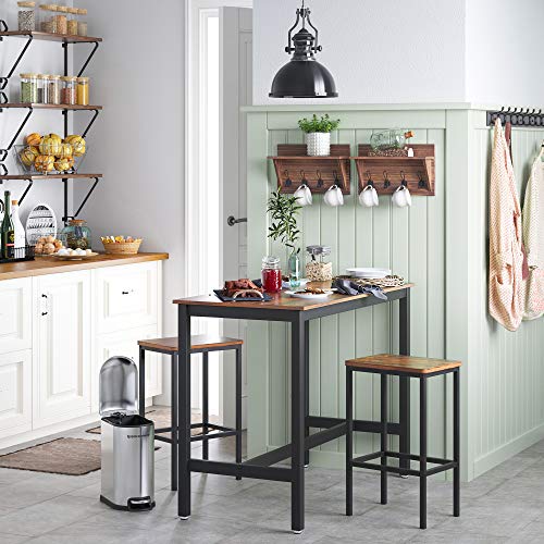 Mesa alta con 2 Taburetes de Barra para Desayuno. Barra alta de Cocina con Sillas para Salón, Sala de Fiestas o cocina de estilo Industrial Rústico, Marrón. Ambiente en cocina. LBT15X. VASAGLE
