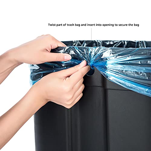 Detalle de colocación de bolsa en Cubo 50 litros Nickel Satinado para Separar y Reciclar Resíduos. Amazon Basics