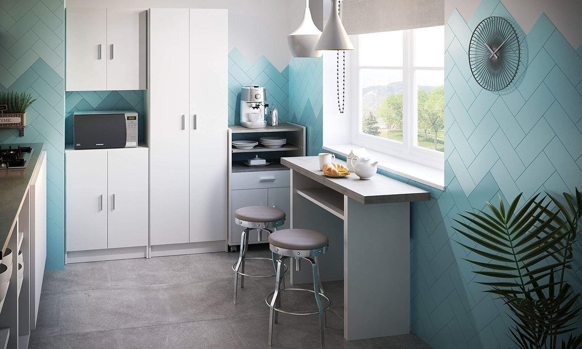Armario bajo Habitdesign blanco con otros modelos de diferentes tamaños de la misma serie en ambiente de cocina