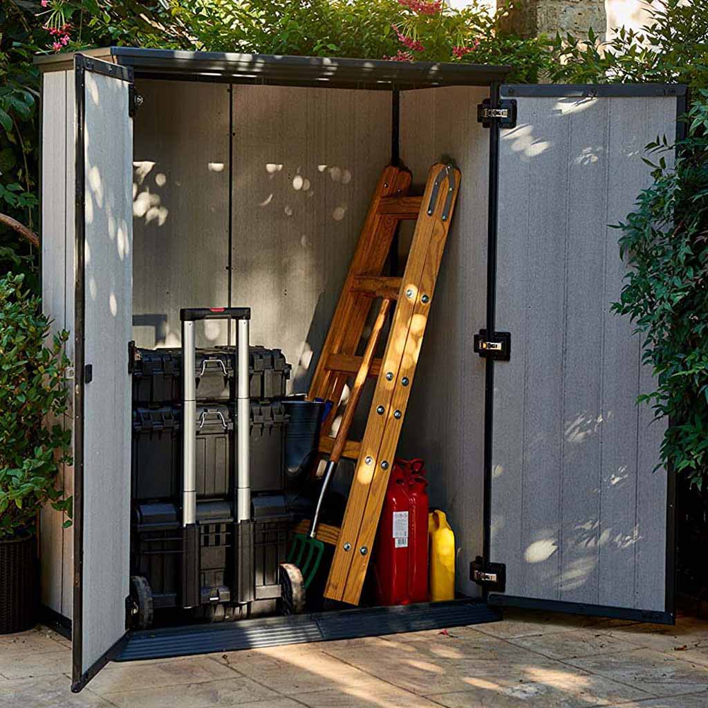 Cobertizo Armario Exterior, Gris. Duotech High Store Plus. Keter. Detalle ambiente patio