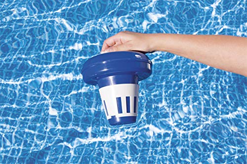 Colocando en piscina el Dispensador Cloro Flotante Ajustable Grande (Ø 16,5 cm.), varios, 16.5x16.5x17.2 cm. 8320532 - Bestway