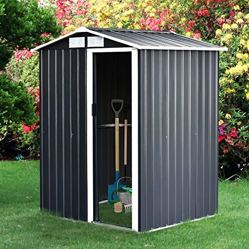 Caseta de Jardín Metálica Cobertizo para Almacenaje de Herramientas Techo Inclinado 4 Ventilaciones 150x130x186cm Gris y Blanco. Vista en jardín. Outsunny | maxjardin