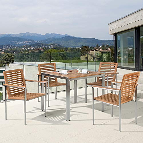 Bonita terraza con juego de Sillas apilables de jardín de madera de teca y acero inoxidable con reposabrazos. CHICREATSillas apilables de jardín de madera de teca y acero inoxidable con reposabrazos. CHICREAT