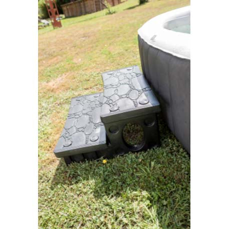 Detalle en ambiente de Escalera de spa con 2 peldaños Gre spal2. 34cm