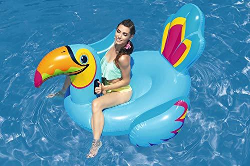 Flotador gigante de Tucán Hinchable 207x150 cm. Vista en piscina. 41126 Bestway