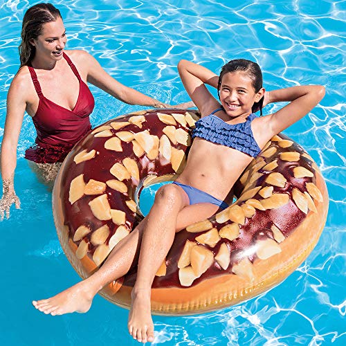 Intex 56262NP - Rueda hinchable Donut chocolate 114 cm diámetro. Ambiente en familia en la piscina