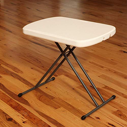 Ambiente en interior con la Mesa plegable multiusos ultrarresistente 66x46x61/66/71 cm UV100. 80251 LIFETIME