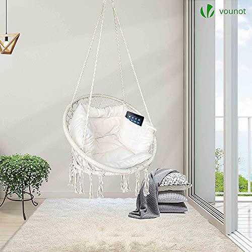Vista de interior de habitación con la Silla Colgante de Exterior con Flecos y Cojines, Kit de Suspensión, Ø80cm para Interior y Exterior, Beige. VOUNOT 