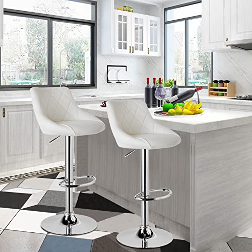2 Taburetes de Bar con Respaldo fabricado en Acero Cromado asiento tapizado de Piel sintética Acolchado Blanco y Goma Antideslizante, de fácil Cuidado. Vista en ambiente de cocina moderna. WOLTU