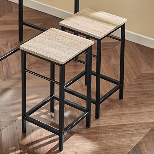 Detalle de taburetes del conjunto de Mesa Alta de Bar y 4 Taburetes Estilo Industrial OGT11-N,ES. SoBuy