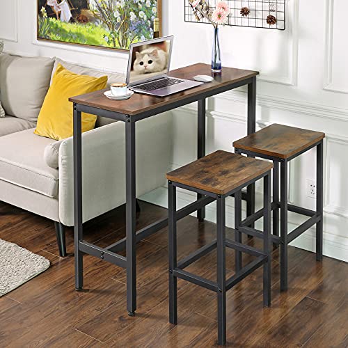 Mesa Alta de Bar o Cocina Más Vendida. Estrecha con estructura de Metal Robusto Rectangular, 100 x 40 x 90 cm, Diseño Industrial Rústico, Marrón y Negro. Vista del conjunto en salón.  LBT10X. VASAGLE