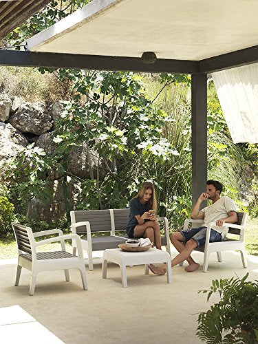 Bonito patio con el Conjunto de muebles de Jardín de Color Piedra | 2 sillones individuales, 1 sillón de 2 plazas y mesa baja | Fabricado en España con Materiales Reciclados. Miami | Shaf