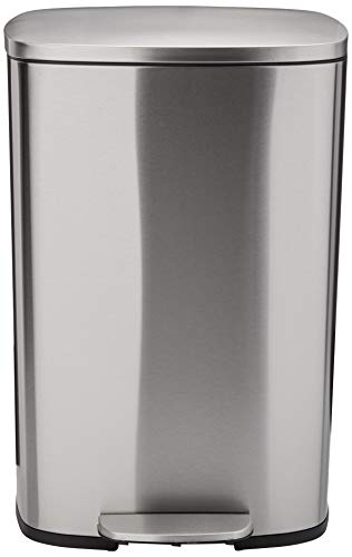Vista frontal de Cubo 50 litros Nickel Satinado para Separar y Reciclar Resíduos. Amazon Basics