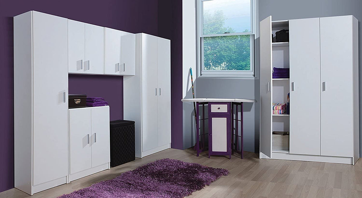 Armario bajo Habitdesign blanco con otros modelos de diferentes tamaños de la misma serie en ambiente de despacho o habitación