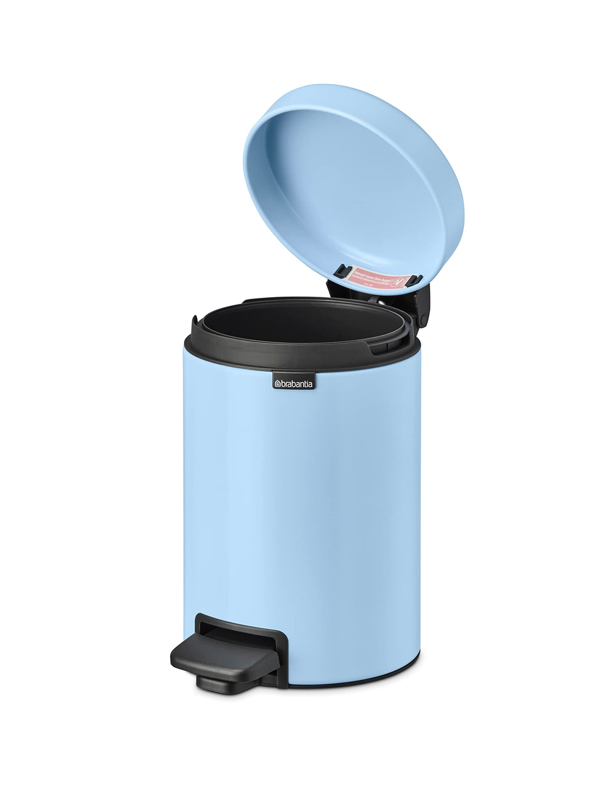 Papelera de pedal Brabantia azul claro con tapa abierta sobre fondo blanco
