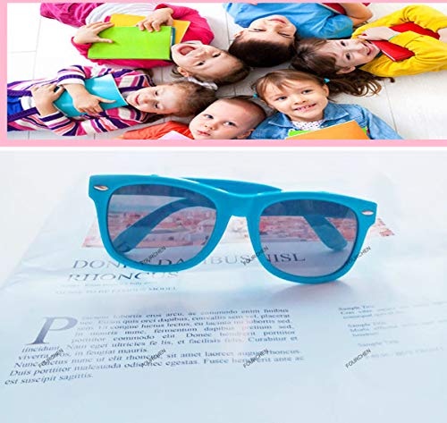 Vista ambientes comercial con Gafas de sol flexibles de goma polarizadas infantiles de 3 a 10 años de edad. FOURCHEN
