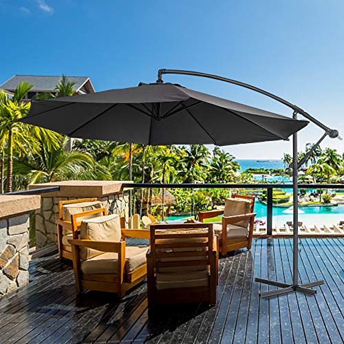 Ambiente en terraza con la Sombrilla excéntrica o Parasol con Mástil de Aluminio y 100% Poliester  Ø 350cm Tela protección UV 40 + y Impermeable para Jardín o Terraza, Gris Oscuro. HENGMEI
