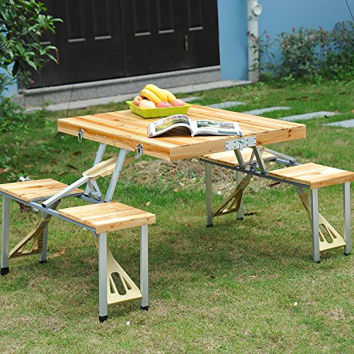 Instala en un abrir y cerrar de ojos en tu jardín la Mesa Plegable en Maleta para Camping Picnic Playa de Madera con 4 Asientos, Agujero de Sombrilla 138x85x68 cm. Outsunny