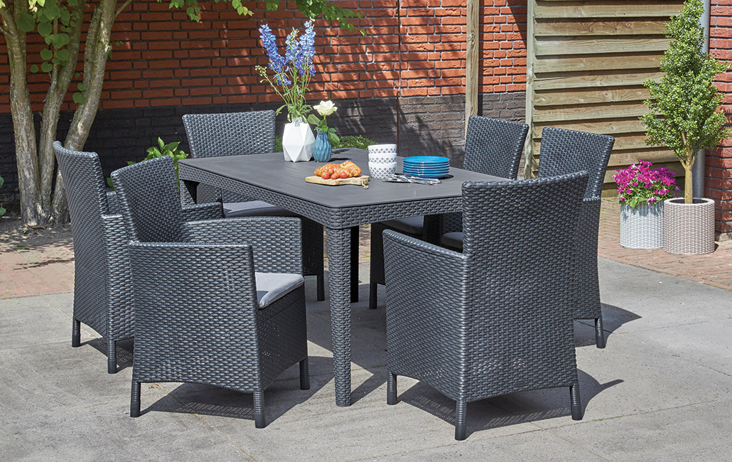 Conjunto Keter Iowa en Rattán de exterior e interior con cojín incluido color capuchino en terraza. Conjunto para 6 en patio al aire libre.. Keter