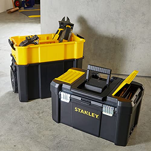 Vista en garage con 2 piezas del Taller Móvil para Herramientas 3 en 1 con Cierres Metálicos con Capacidad 20 kg STST1-80151. STANLEY