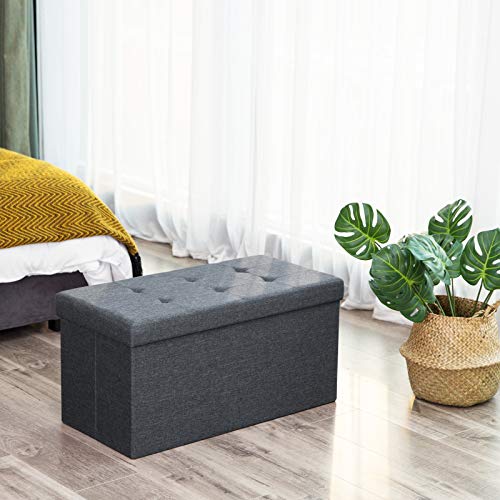 Vista a los pies de la cama del Taburete Plegable para almacenaje Lino Gris oscuro. 76 x 38 x 38 cm LSF47K. Songmics